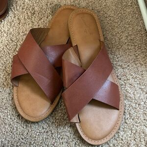 Universal thread sandals